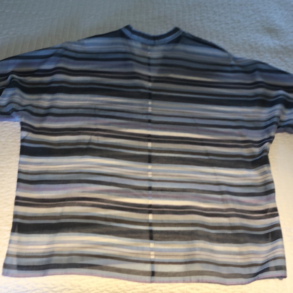 Medium Silk/ Cotton Blouse by Worth New York - Picture 6 of 6